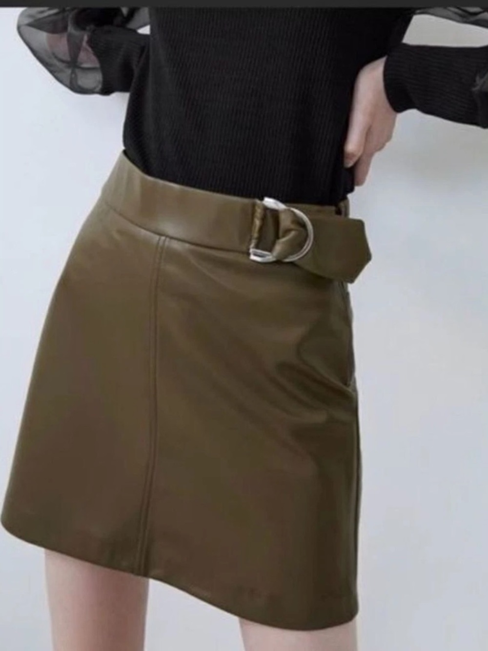 ZARA Faux Leather Mini Green Skirt Front Buckle Women’s Size Medium